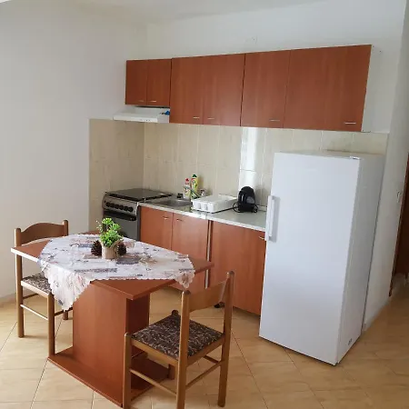 ゲストハウス Feral モルナット