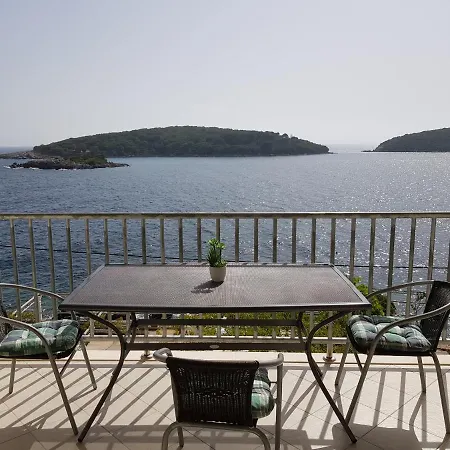 Casa de hóspedes Feral 3*